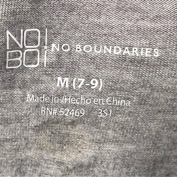 No Boundaries | daisy embroidered grey tee with knot tie front. Medium. NWoT - Picture 8 of 11